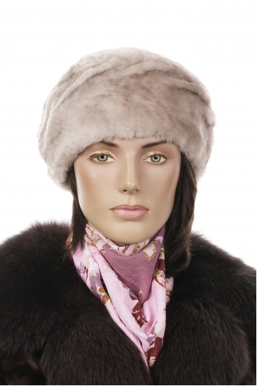 Шапка женская из мутона